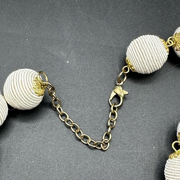 Vtg Cord Wrapped White Bead Ball Necklace Lightweight Gold Tone Caps Summer 21" - Picture 6 of 11